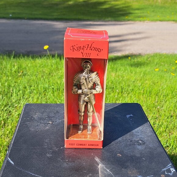 King Henry VIII Pewter Statue Combat Armor - Picture 1 of 10